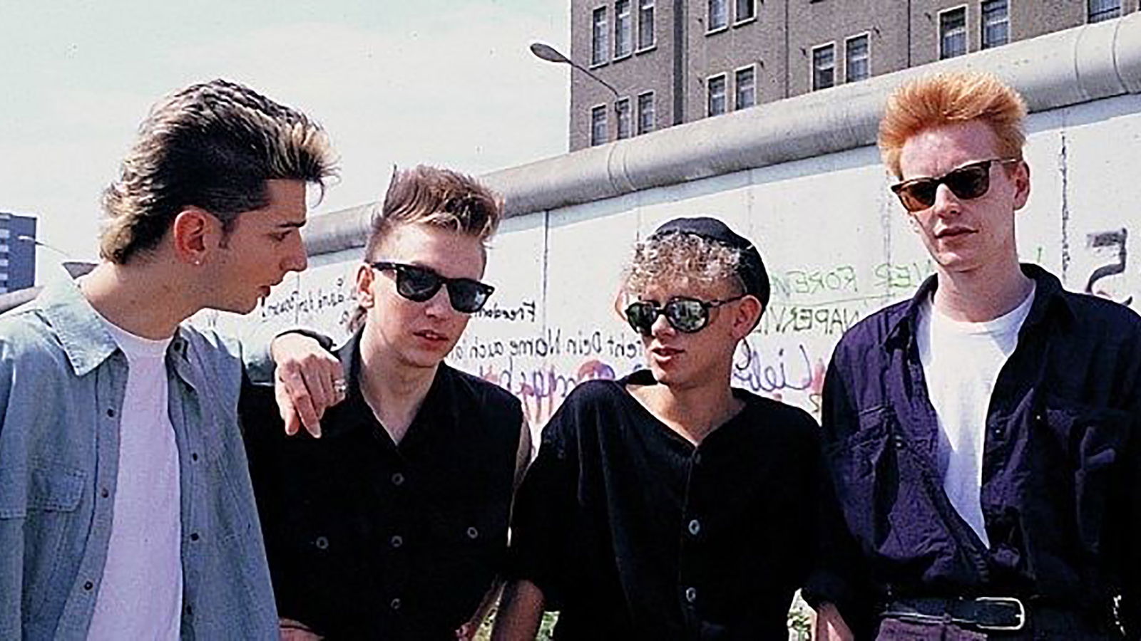 Depeche Mode vor der Berliner Mauer