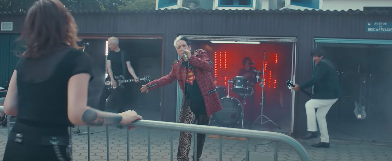 die ärzte im Musikvideo zu "Noise" (2021)