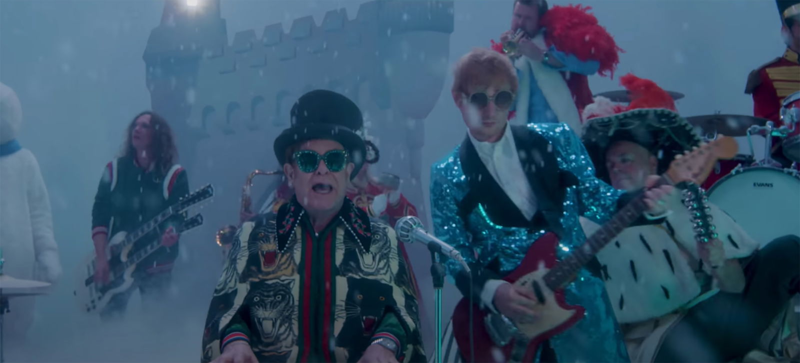 Elton John & Ed Sheeran ("Merry Christmas"-Musikvideo)