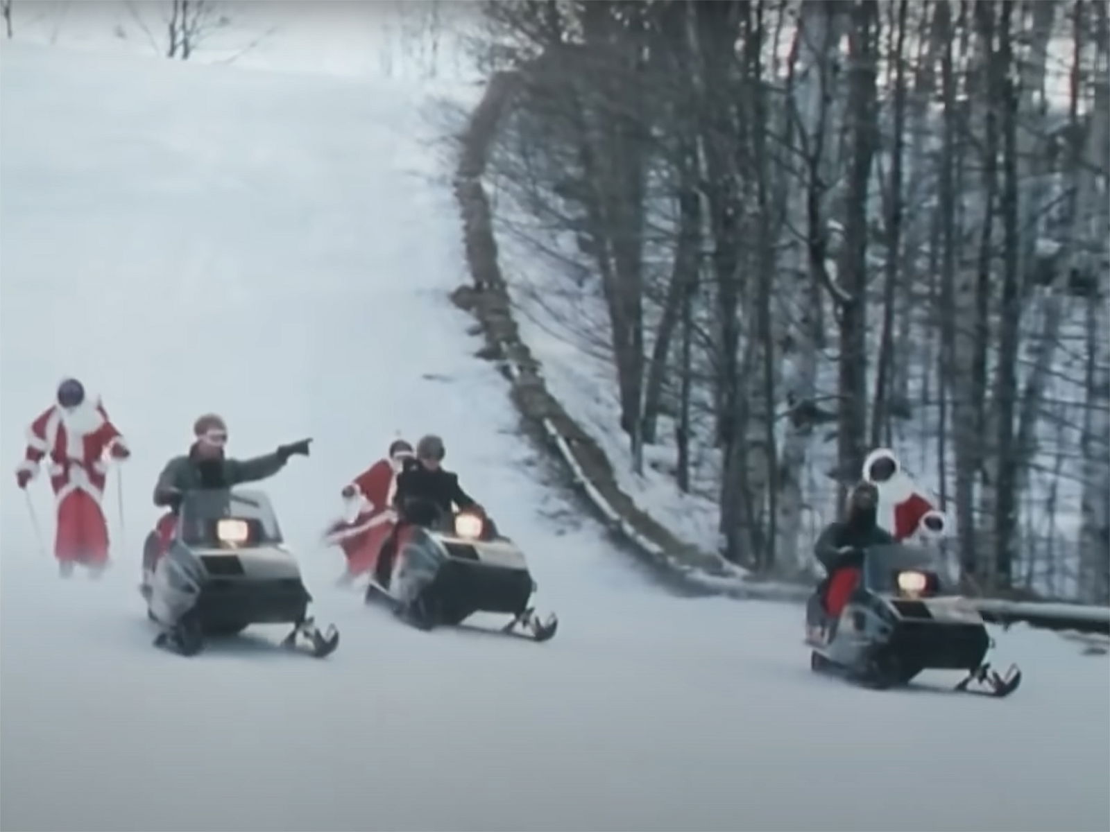 The Police im Musicvideo zu "Don't Stand So Close To Me (Official Christmas Version)"