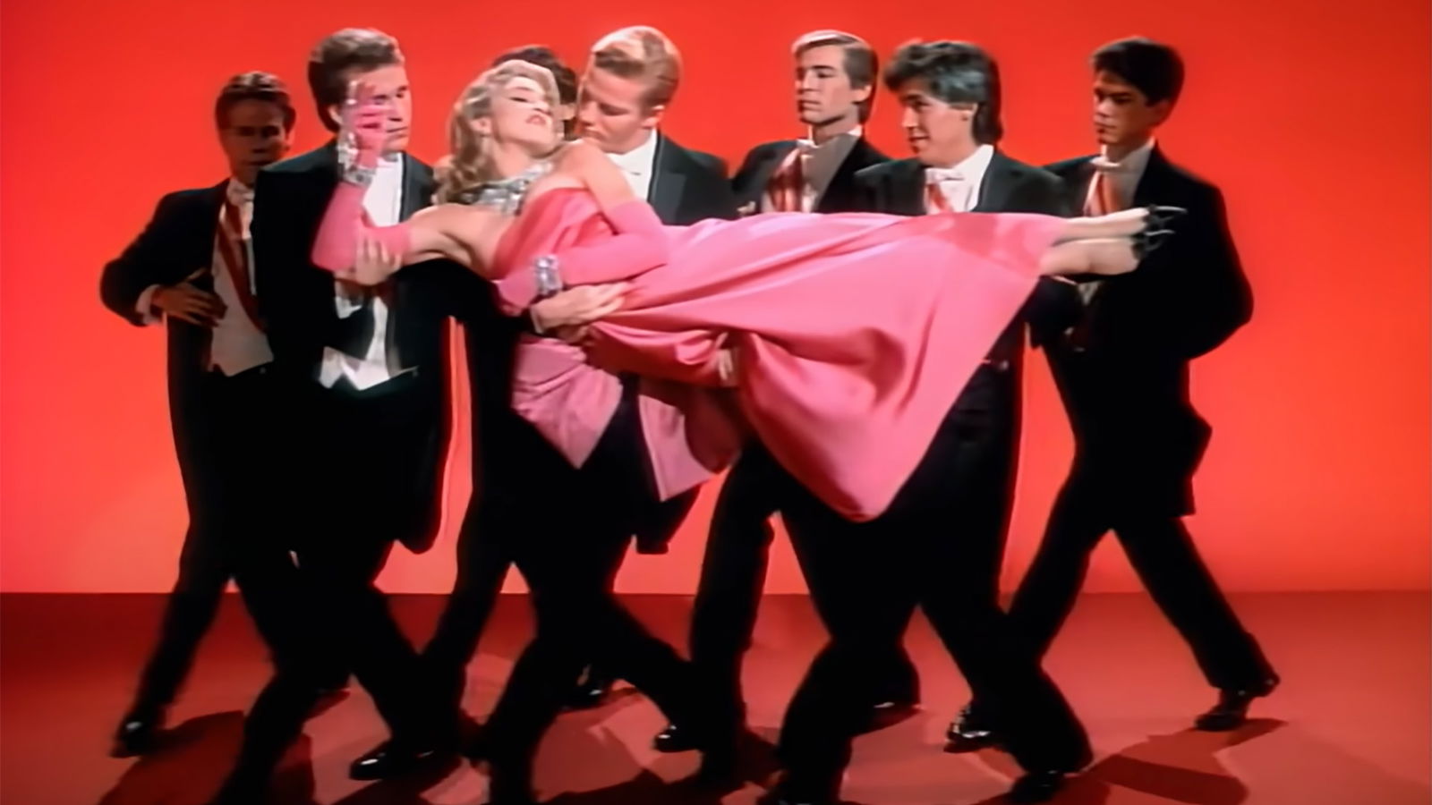 Madonna im "Marterial Girl"-Musikvideo