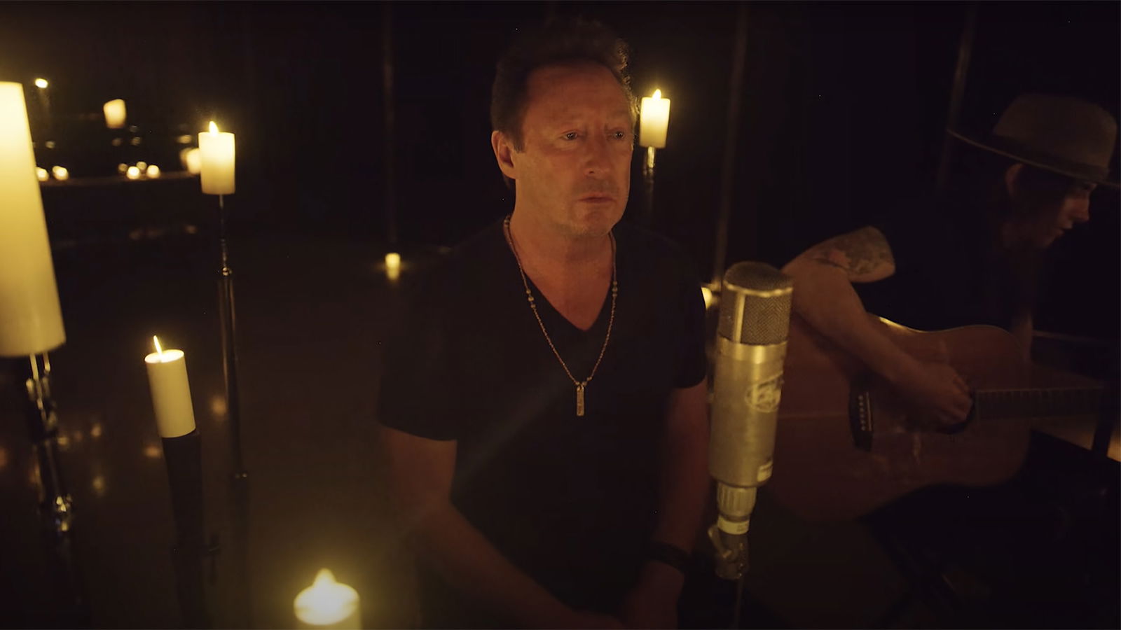 Julian Lennon singt "Imagine"