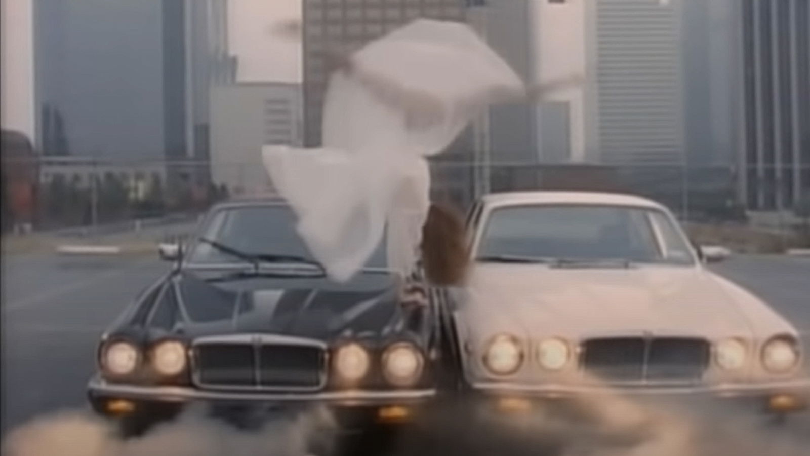 Jaguar XJ (Series III) in Whitesnakes "Here I go Again"