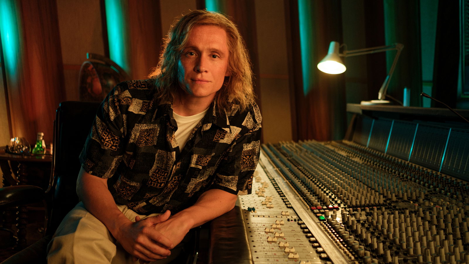 Matthias Schweighöfer als Frank Farian in GIRL YOU KNOW IT'S TRUE