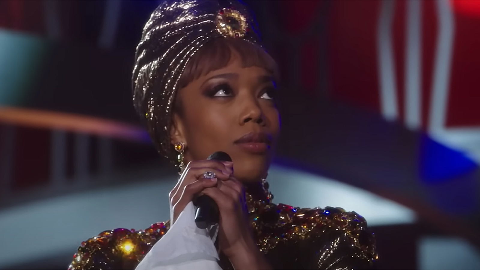 Naomi Ackie als Whitney Houston im Film "I Wanna Dance with Somebody"