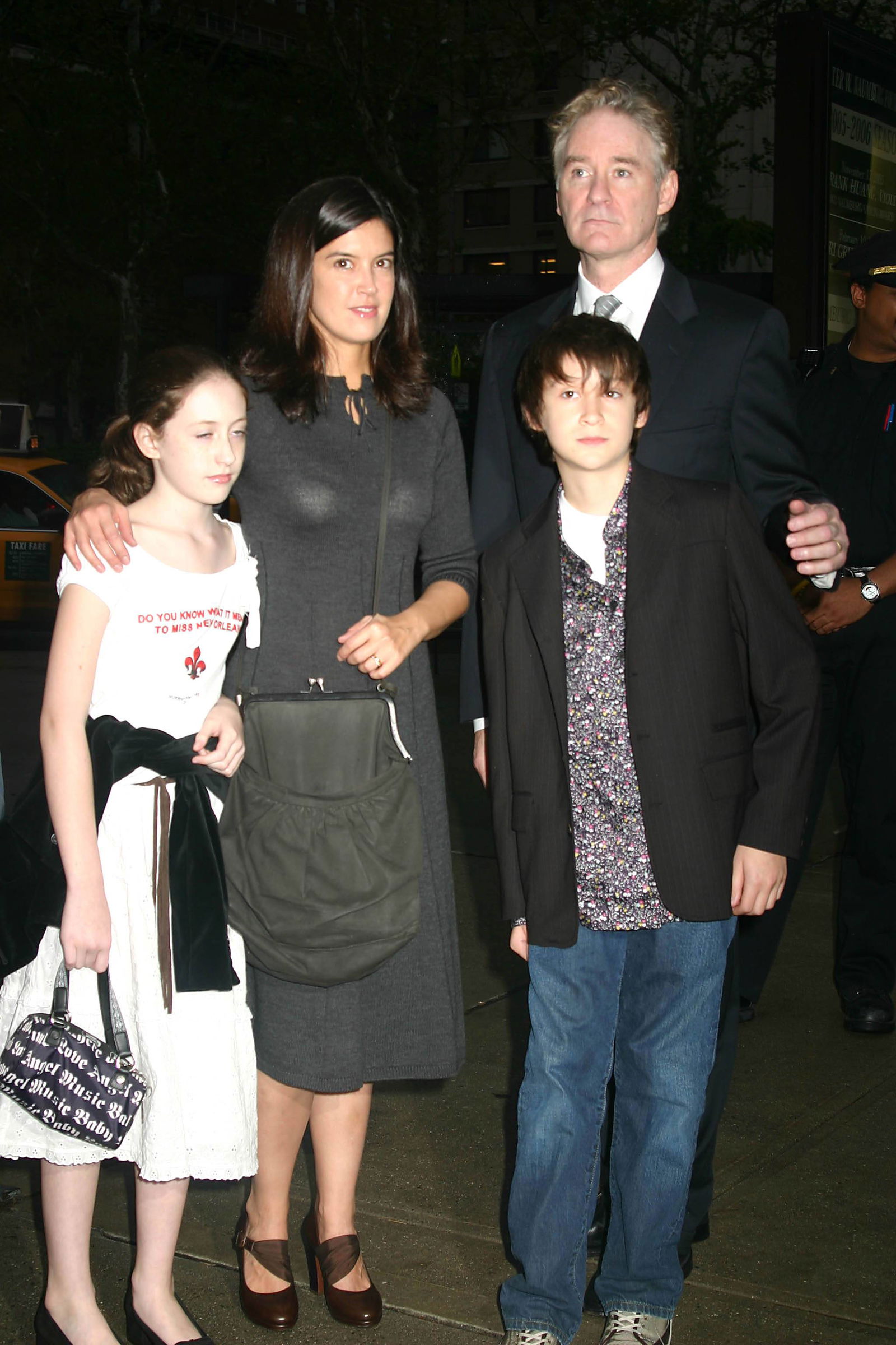 Phoebe Cates & Kevin Kline mit ihren Kindern
