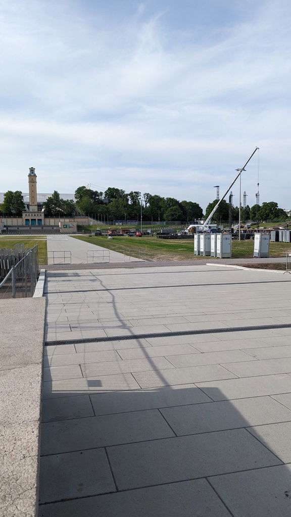 Aufbau für das Depeche Mode Konzert in Leipzig