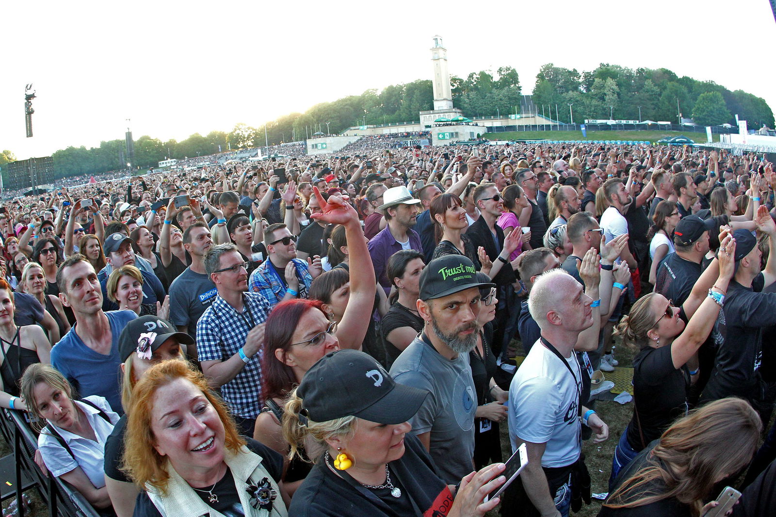 Depeche Mode 2017 bei der "Global Spirit"-Tour in Leipzig auf der Festwiese