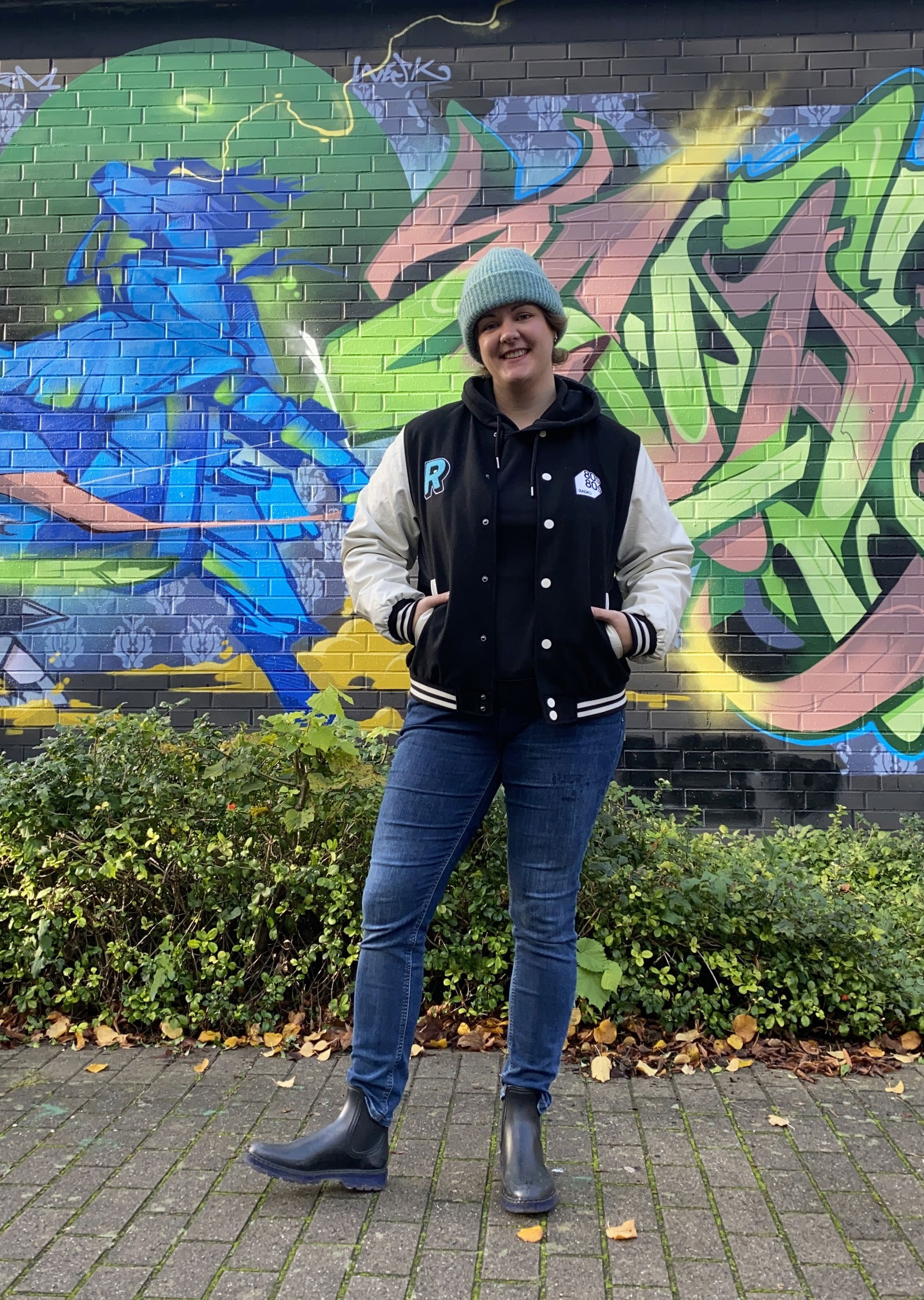 Ruby mit 80s80s-Jacke 