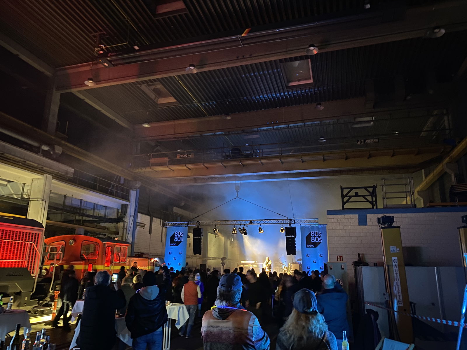 Die 80s80s Live Stage at work mit Nik Kershaw am 23.11.23 in Neuss