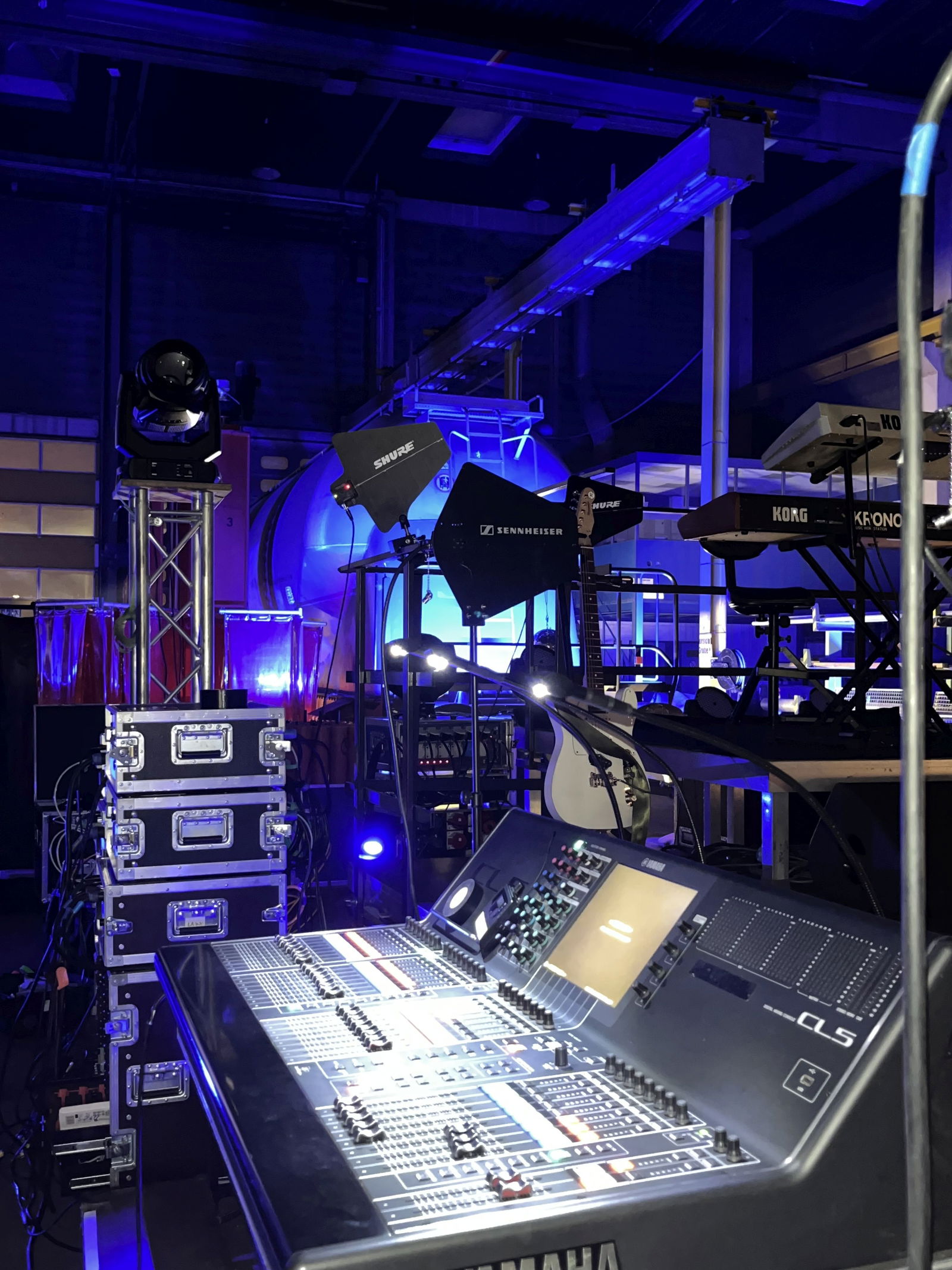 Die 80s80s Live Stage at work mit Nik Kershaw am 23.11.23 in Neuss