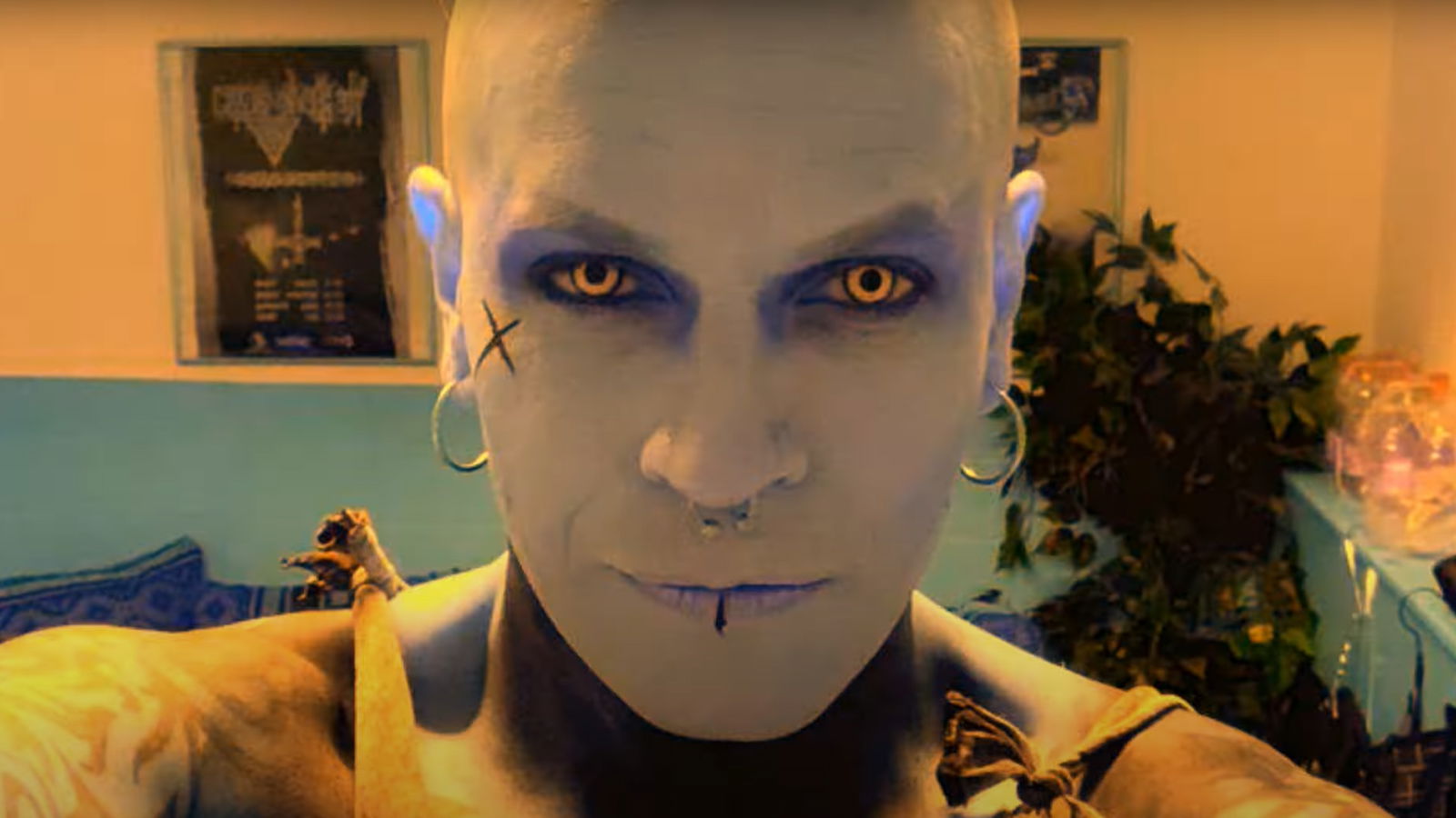 Chris Harms im "Elekrosexuell"-Musikvideo (2023)