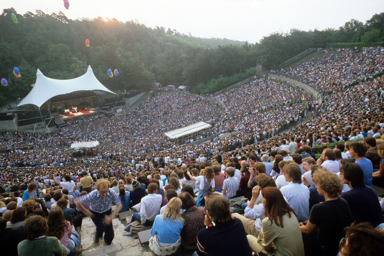 Rolling Stones während eines Konzerts in der Berliner Waldbühne (1982)