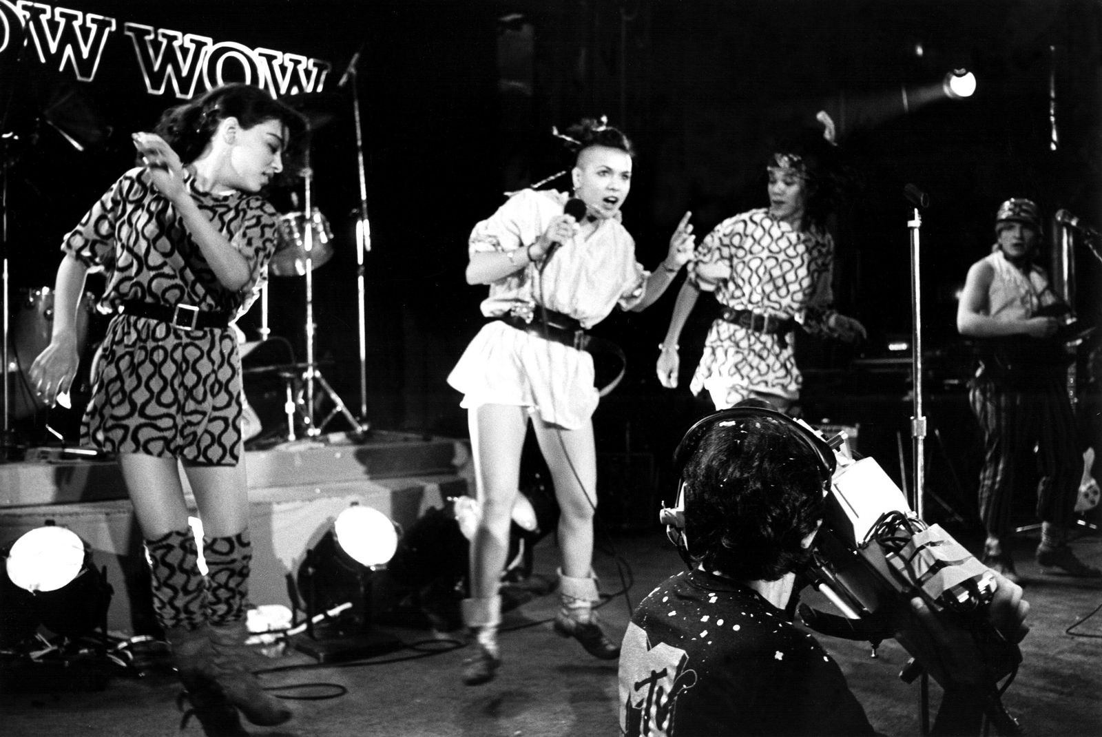 Bow Wow Wow (Annabella Lwin in der Mitte), 1981/1982
