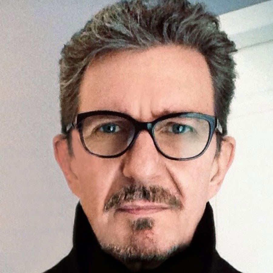 Georg Kajanus (Sailor & Data)