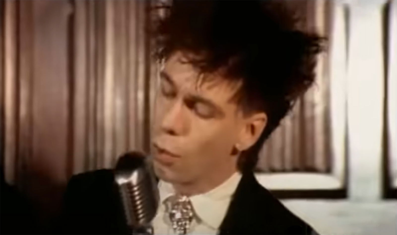 Real Life im "Send Me An Angel"-Musikvideo (1983)