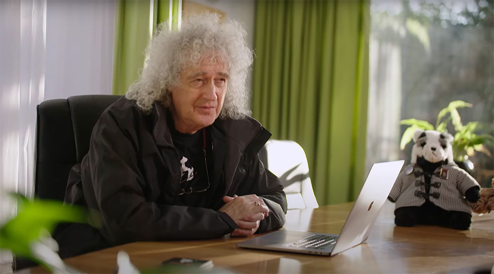 Bryan May von Queen in der BBC-Doku "Brian May: The Badgers, The Farmers And Me"