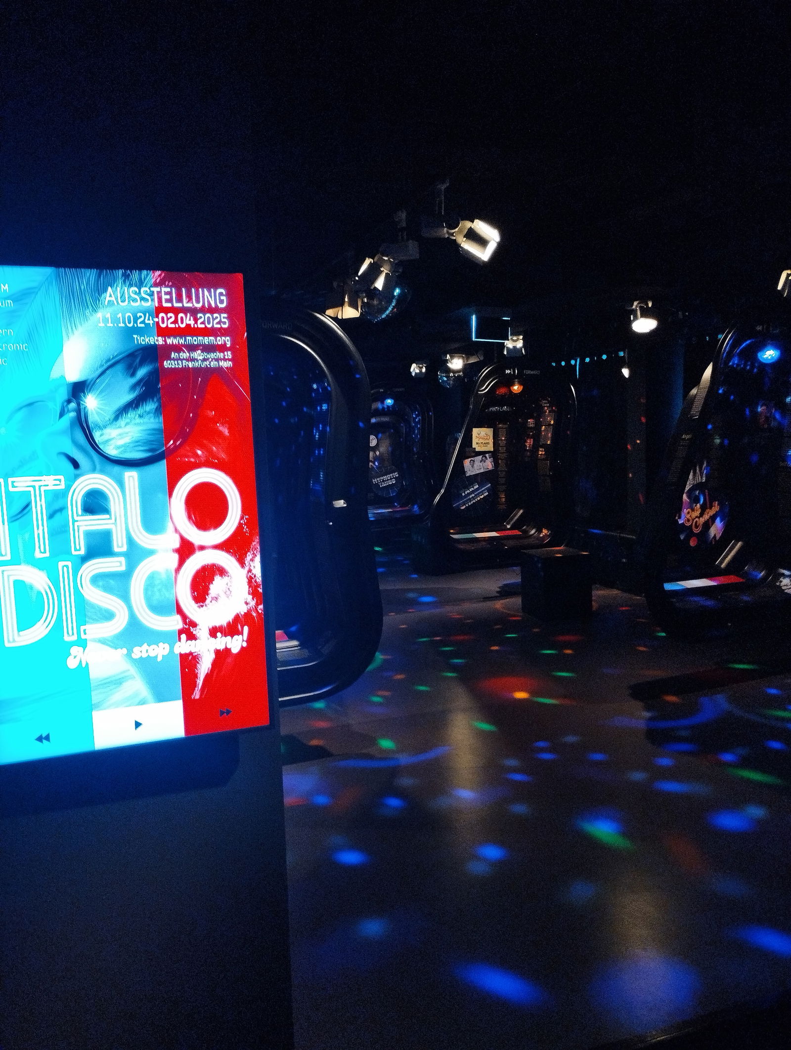 80s80s im Museum of Modern Electronic Music (MOMEM)