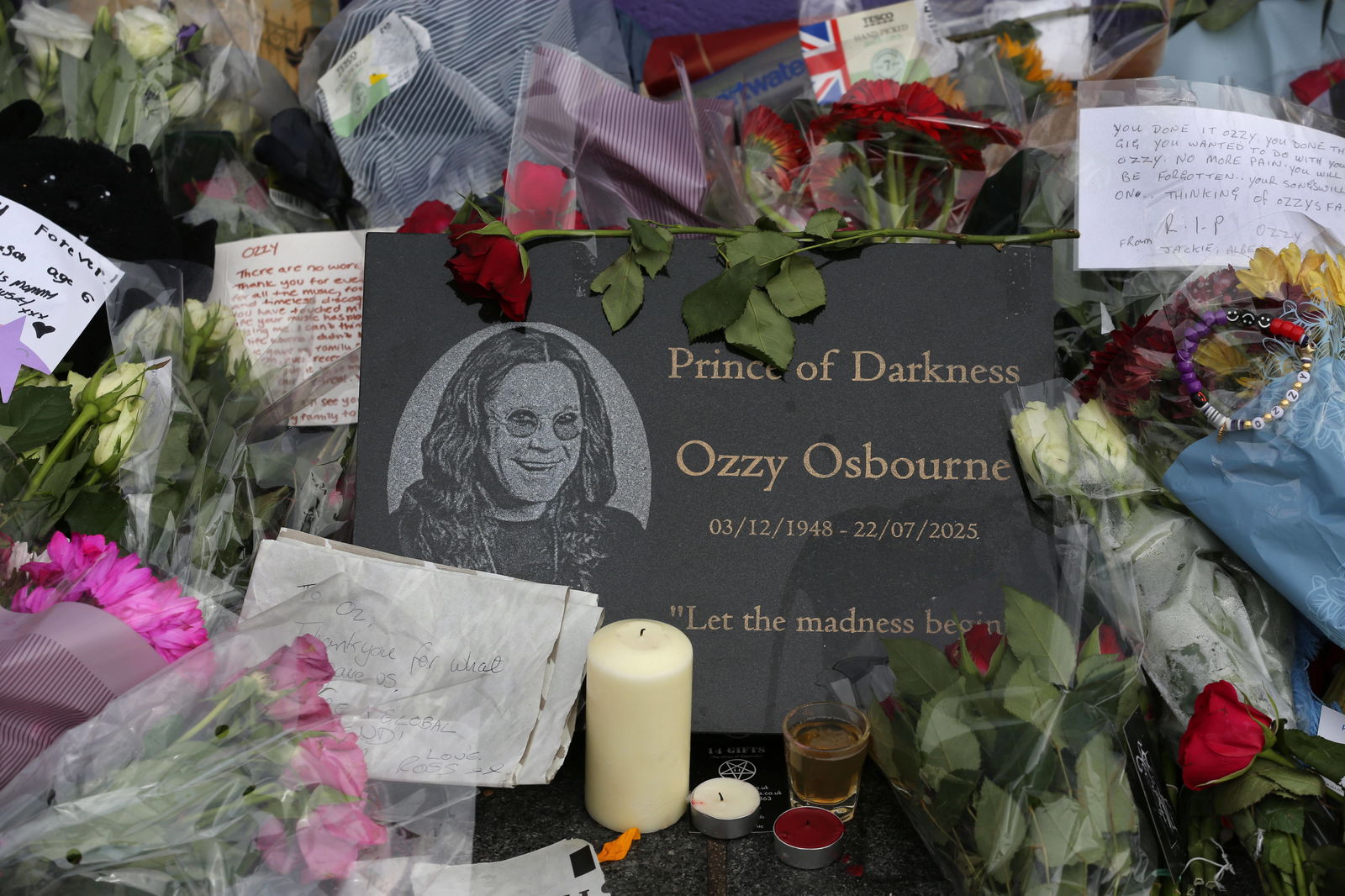 Gedenkstätte für Ozzy Osbourne in Birmingham (2025)
