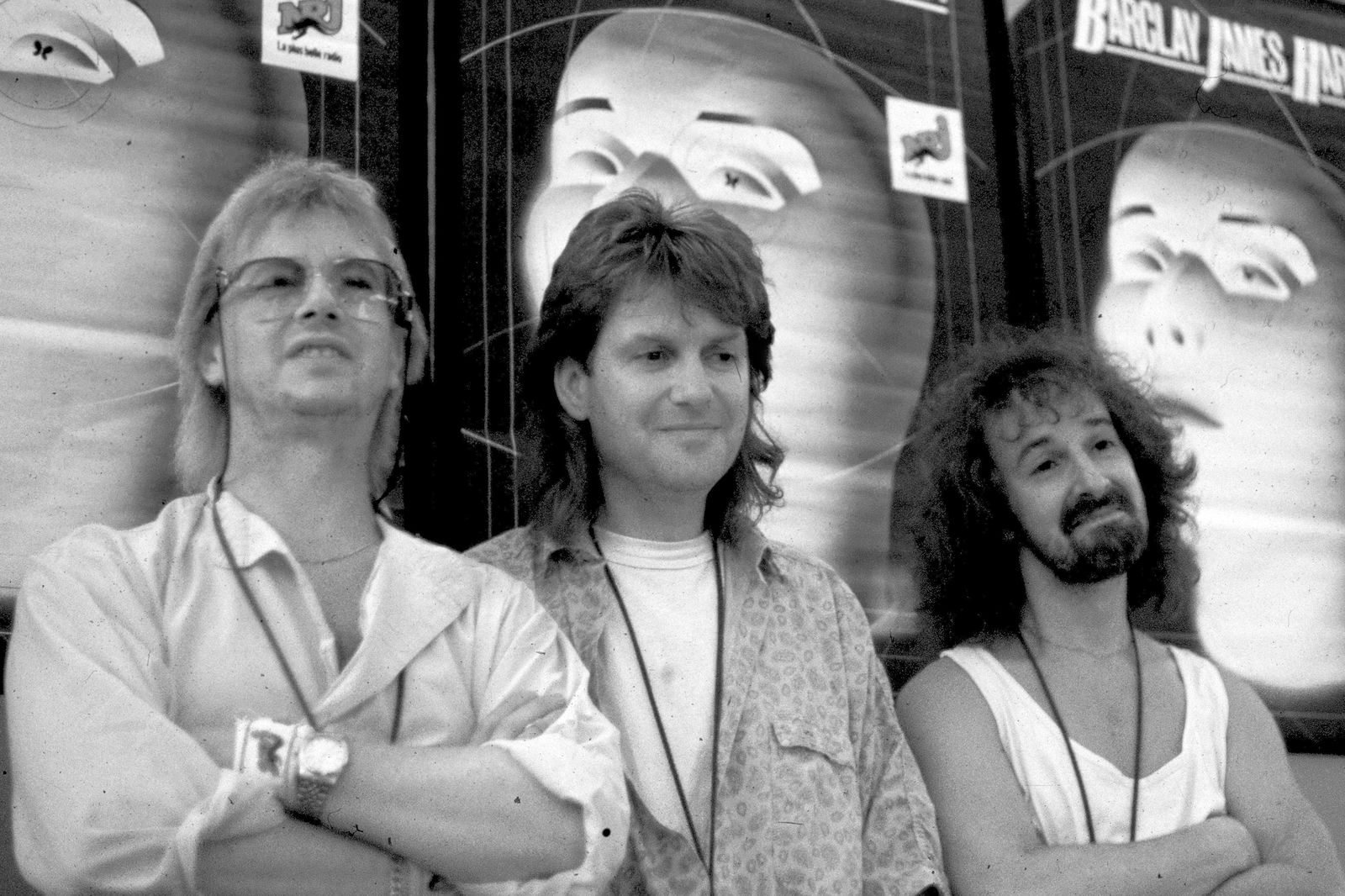 Die legendäre und erfolgreichste Besetzung der Progressive-Rockband Barclay James Harvest mit John Lees, Les Holroyd und Mel Pritchard , aufgenommen backstage vor ihrem legendären Open Air Konzert   im Treptower Park in Ost-Berlin am 14.Juli 1987