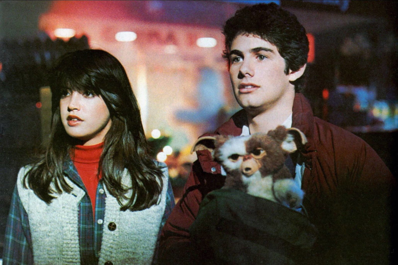 Phoebe Cates (Kate Beringer) & Zach Galligan (Billy Peltzer) in "Gremlins" (1984)