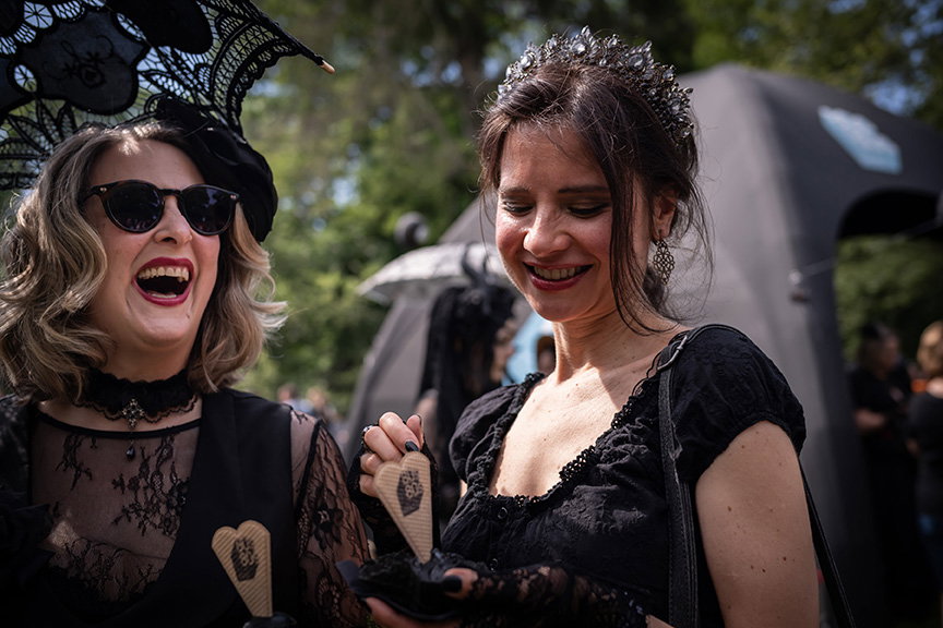 80s80s beim Wave-Gotik-Treffen | Das Viktorianische Picknick im Clara-Zetkin-Park
