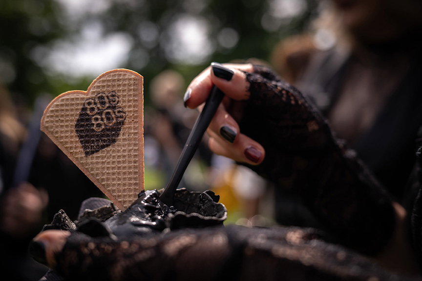 80s80s beim Wave-Gotik-Treffen | Das Viktorianische Picknick im Clara-Zetkin-Park