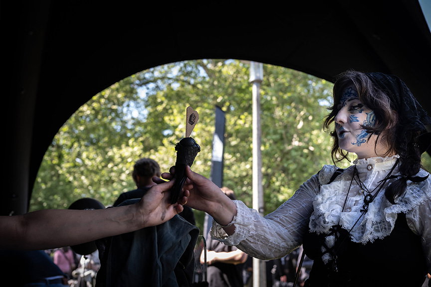 80s80s beim Wave-Gotik-Treffen | Das Viktorianische Picknick im Clara-Zetkin-Park