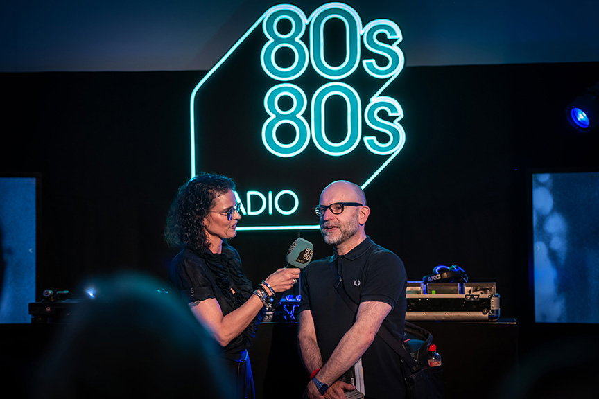 80s80s beim Wave-Gotik-Treffen | WGT Opening Night am 22.05.26 | 80s80s Moderatorin Sabine mit Sascha Lange