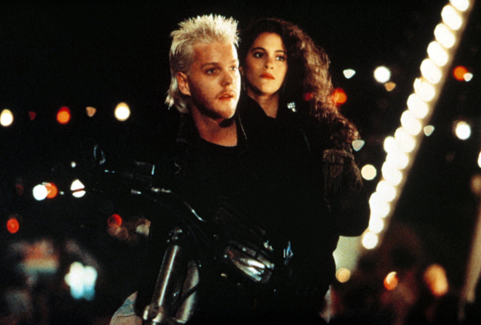 Kiefer Sutherland & Jami Gertz (1987)
