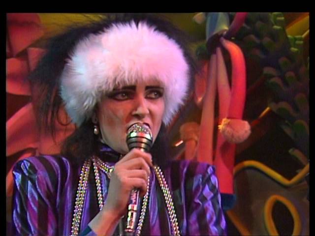 TOPPOP: Siouxsie & The Banshees - This Wheel's On Fire