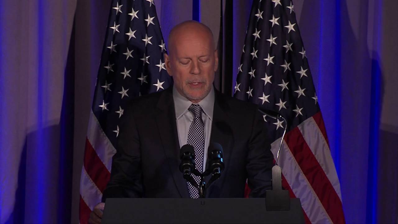 Bruce Willis honored for the American Institute for Stuttering - AIS Gala 2016