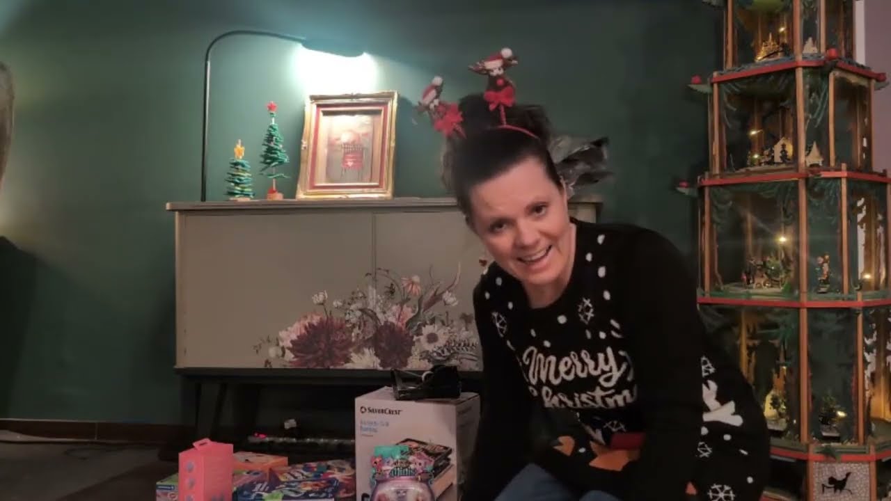 Frohe Weihnachten vom 80s80s Team: Marie