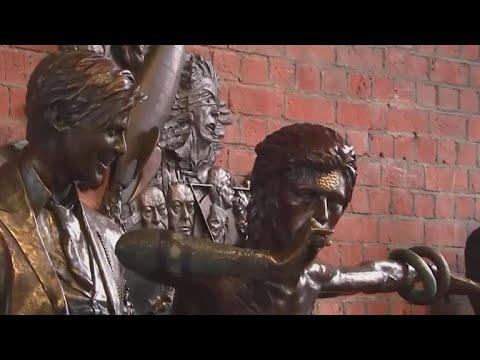 Enthüllung der David Bowie-Statur 