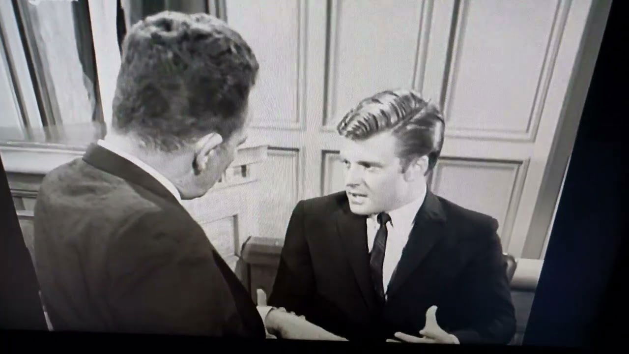 Robert Redford's First Speaking Role On TV, Age 23.. (Perry Mason 1960).